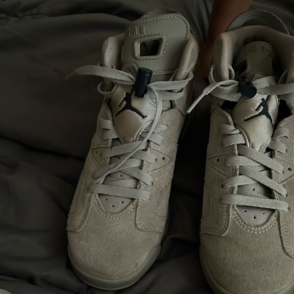 Boys 6y Georgetown Jordan 6